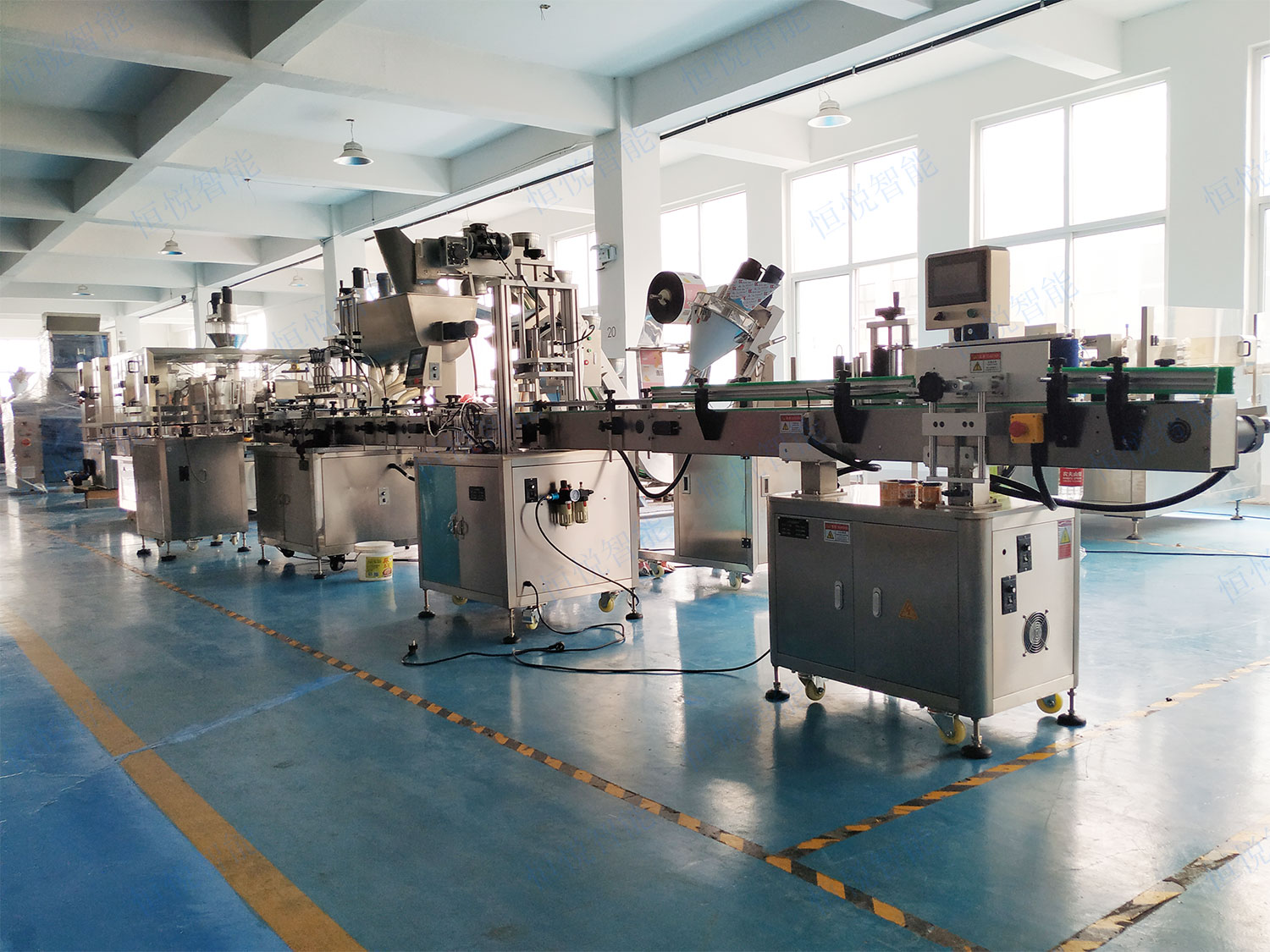 全自動醬料灌裝機.jpg 全自動醬料灌裝機.jpg