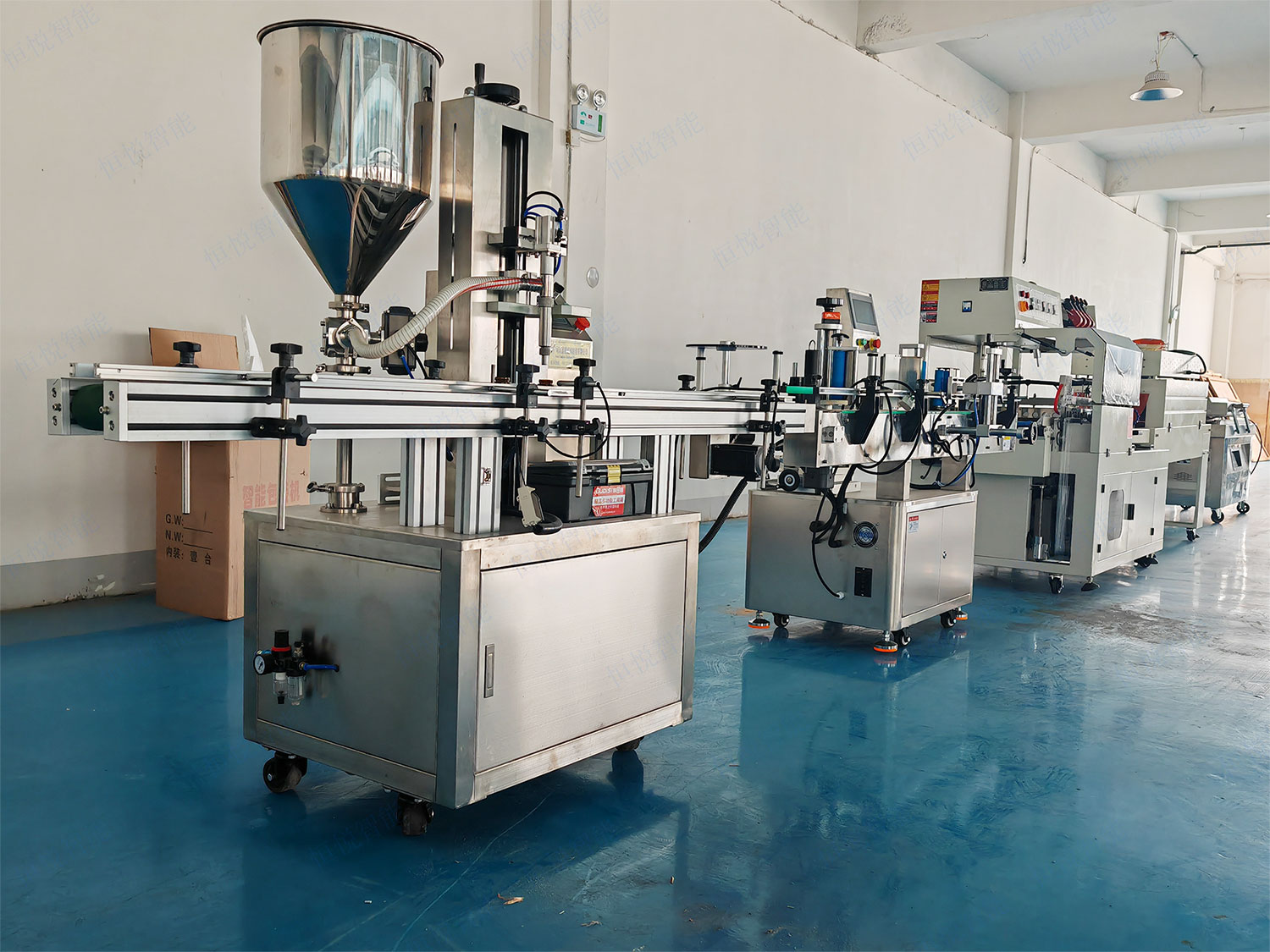 液體灌裝機.jpg 液體灌裝機.jpg